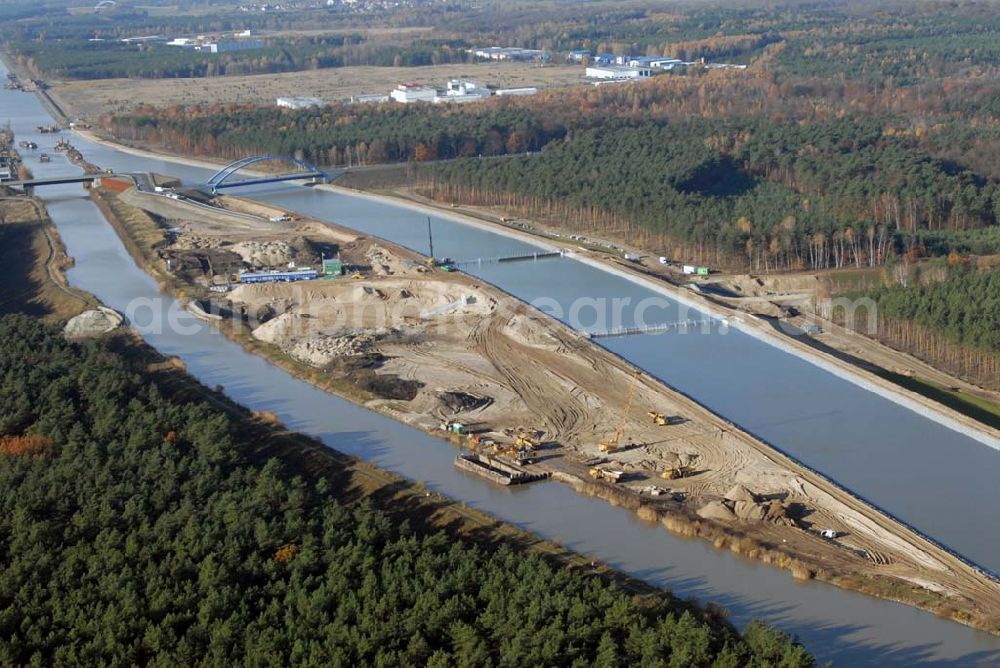 Eberswalde from above - Blick auf die geflutete Umleitung des Oder-Havel-Kanal. Dieser wird gegenwärtig für den Betrieb mit hochseetauglichen Schiffen ausgebaut. Dazu wird nördlich von Eberswalde das Kanalbett umgeleitet, um als Ersatz für die Kanalbrücke einen Tunnel unter dem neuen Kanal zu bauen.