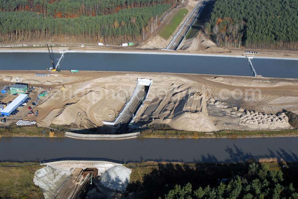 Eberswalde from the bird's eye view: Blick auf die geflutete Umleitung des Oder-Havel-Kanal. Dieser wird gegenwärtig für den Betrieb mit hochseetauglichen Schiffen ausgebaut. Dazu wird nördlich von Eberswalde das Kanalbett umgeleitet, um als Ersatz für die Kanalbrücke einen Tunnel unter dem neuen Kanal zu bauen.