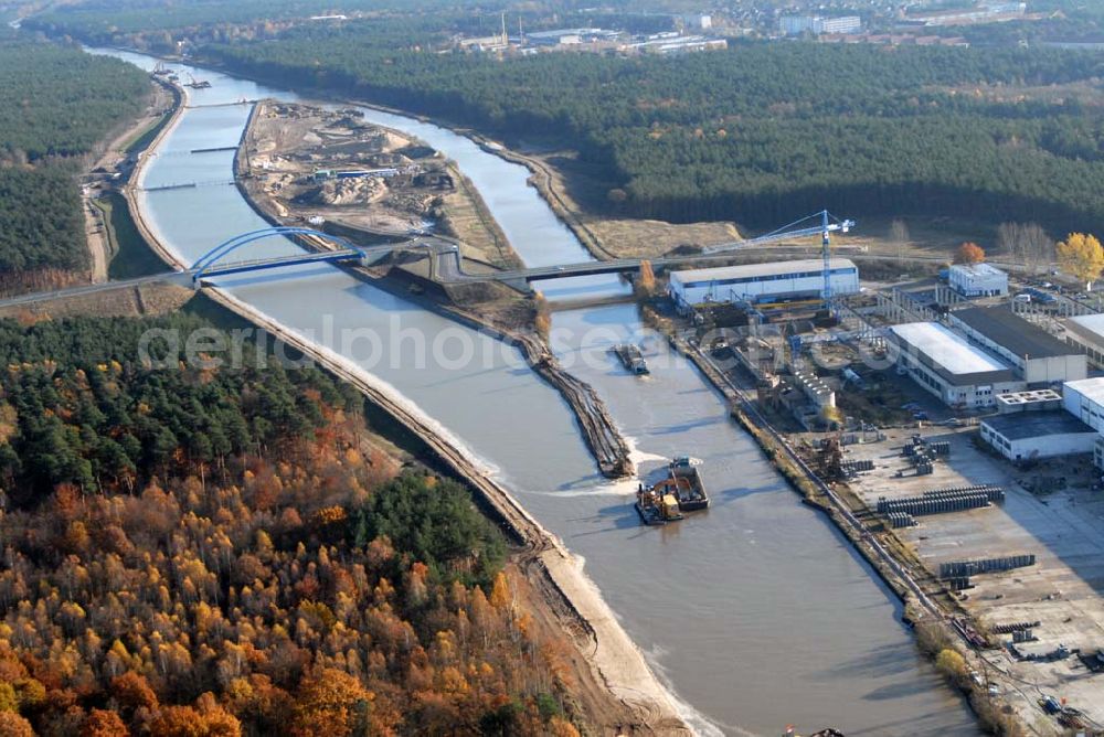 Eberswalde from the bird's eye view: Blick auf die geflutete Umleitung des Oder-Havel-Kanal. Dieser wird gegenwärtig für den Betrieb mit hochseetauglichen Schiffen ausgebaut. Dazu wird nördlich von Eberswalde das Kanalbett umgeleitet, um als Ersatz für die Kanalbrücke einen Tunnel unter dem neuen Kanal zu bauen.