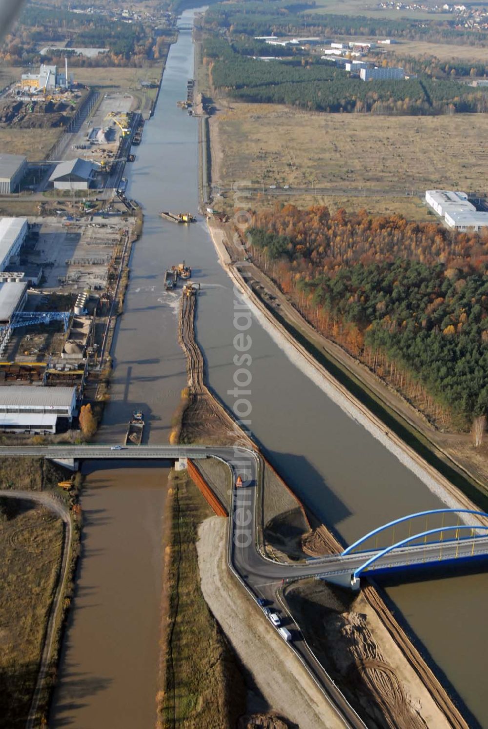 Aerial image Eberswalde - Blick auf die geflutete Umleitung des Oder-Havel-Kanal. Dieser wird gegenwärtig für den Betrieb mit hochseetauglichen Schiffen ausgebaut. Dazu wird nördlich von Eberswalde das Kanalbett umgeleitet, um als Ersatz für die Kanalbrücke einen Tunnel unter dem neuen Kanal zu bauen.