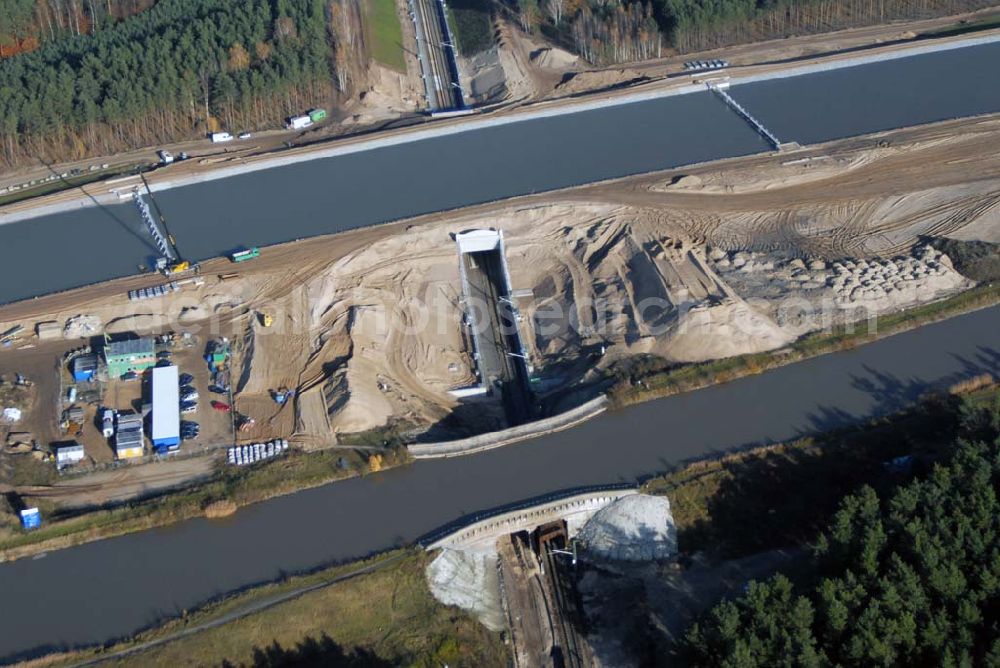 Eberswalde from the bird's eye view: Blick auf die geflutete Umleitung des Oder-Havel-Kanal. Dieser wird gegenwärtig für den Betrieb mit hochseetauglichen Schiffen ausgebaut. Dazu wird nördlich von Eberswalde das Kanalbett umgeleitet, um als Ersatz für die Kanalbrücke einen Tunnel unter dem neuen Kanal zu bauen.