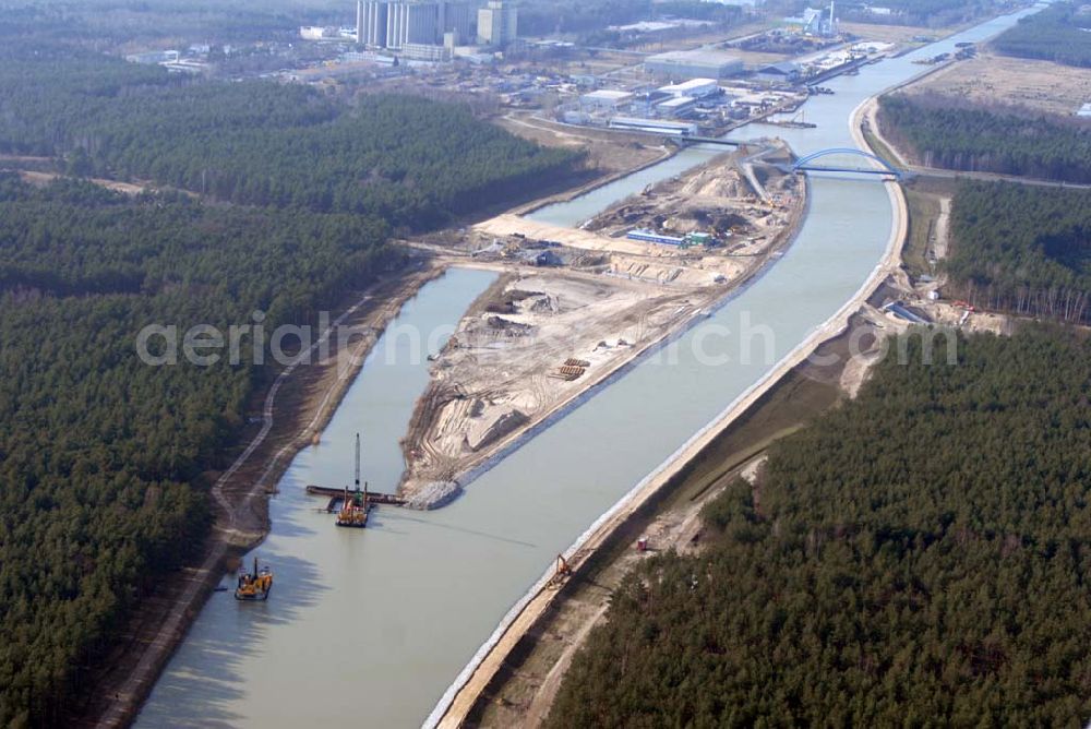 Eberswalde from the bird's eye view: Blick auf den Oder-Havel-Kanal. Dieser wird gegenwärtig für den Betrieb mit hochseetauglichen Schiffen ausgebaut. Dazu wird nördlich von Eberswalde das Kanalbett umgeleitet, um als Ersatz für die Kanalbrücke einen Tunnel unter dem neuen Kanal zu bauen.