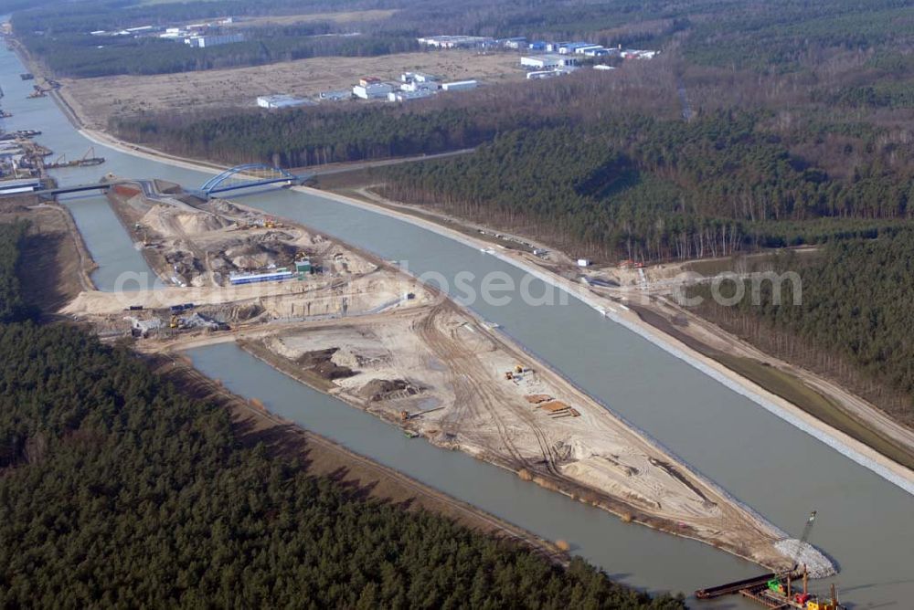 Aerial photograph Eberswalde - Blick auf den Oder-Havel-Kanal. Dieser wird gegenwärtig für den Betrieb mit hochseetauglichen Schiffen ausgebaut. Dazu wird nördlich von Eberswalde das Kanalbett umgeleitet, um als Ersatz für die Kanalbrücke einen Tunnel unter dem neuen Kanal zu bauen.