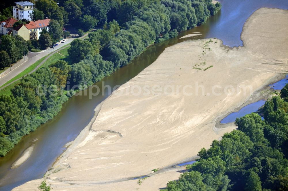 Aerial photograph Magdeburg - View of a gritty part of the Elbe in Magdeburg in the state of Saxony-Anhalt