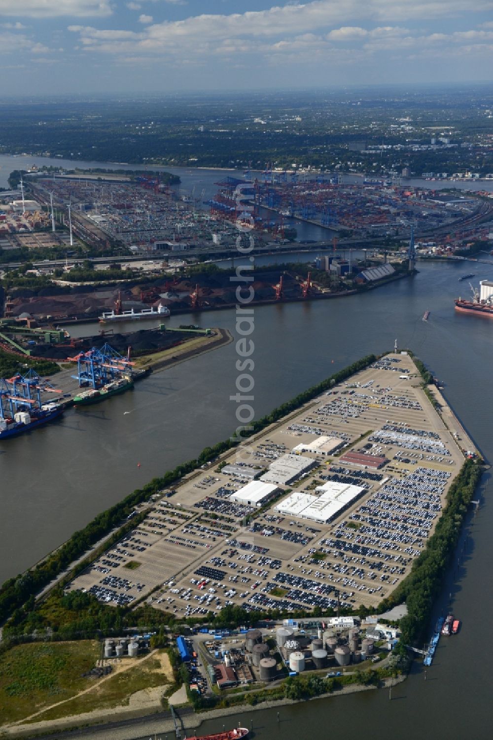 Hamburg from above - Different Types of hubs at the Southern Elbe in the port of Hamburg. A project of the Hamburg Port Authority HPA