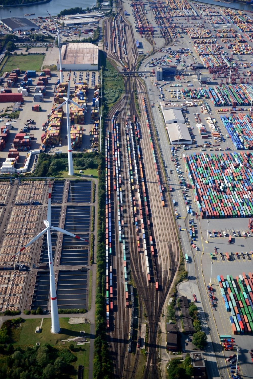 Aerial image Hamburg - Different Types of hubs and the interlocking Waltershof in the port of Hamburg. A project of the Hamburg Port Authority HPA