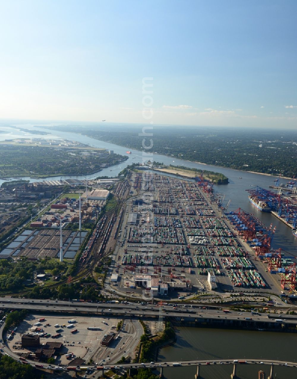 Hamburg from the bird's eye view: Different Types of hubs and the interlocking Waltershof in the port of Hamburg. A project of the Hamburg Port Authority HPA