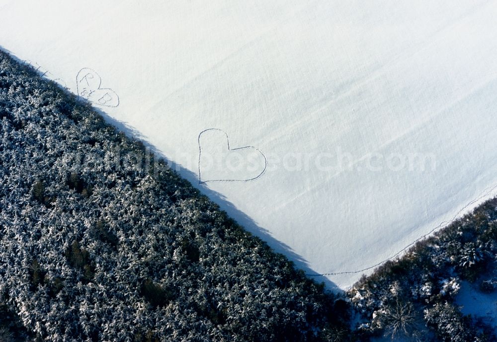 Aerial photograph Untergruppenbach OT Unterheinrie - View of snowed field structures with heart near Unterheinriet in Untergruppenbach in the state Baden-Wuerttemberg