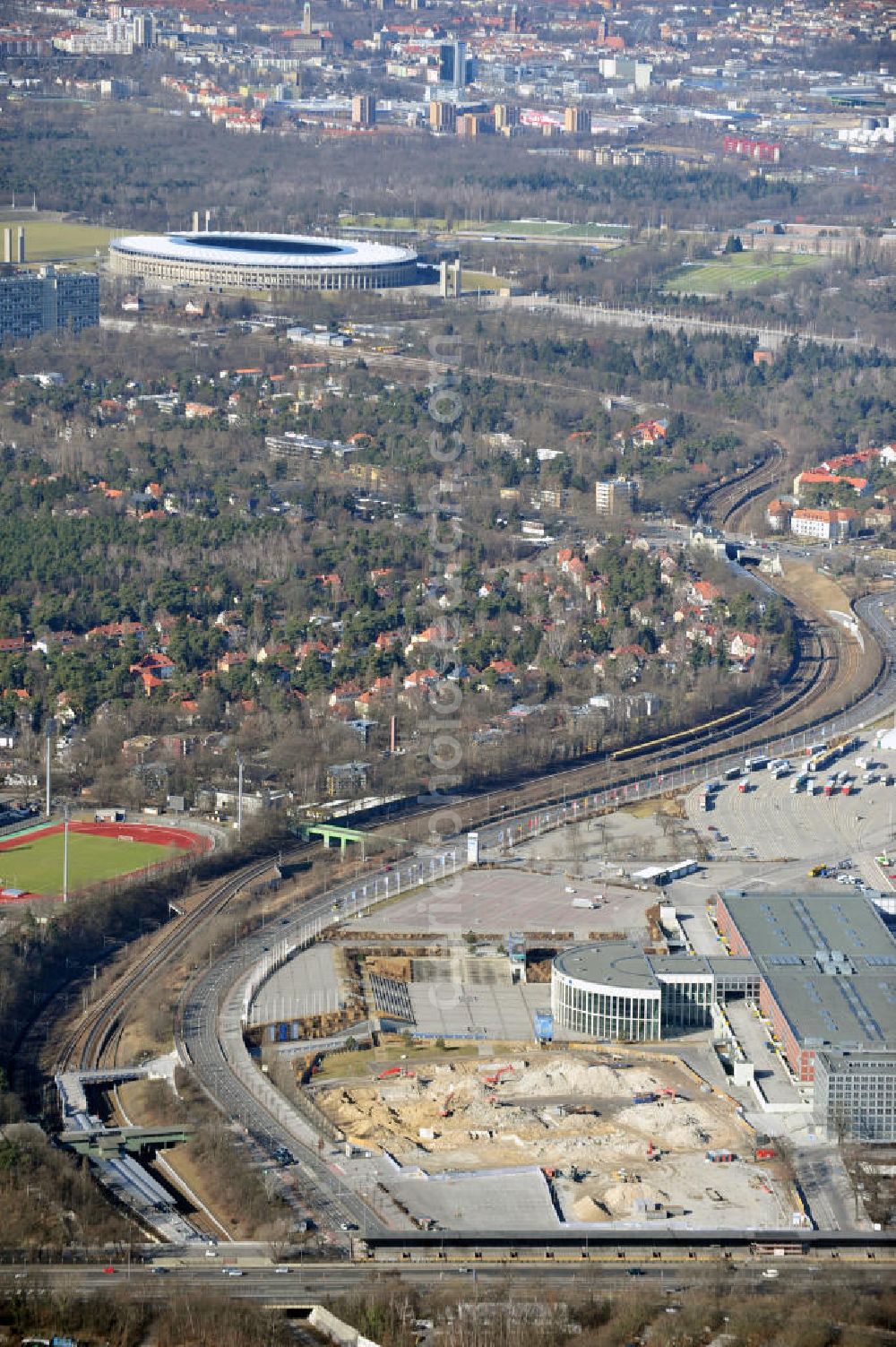 Berlin from the bird's eye view: Demolition work of the former Germany Halle Jaffeystraße on the fairgrounds in Charlottenburg