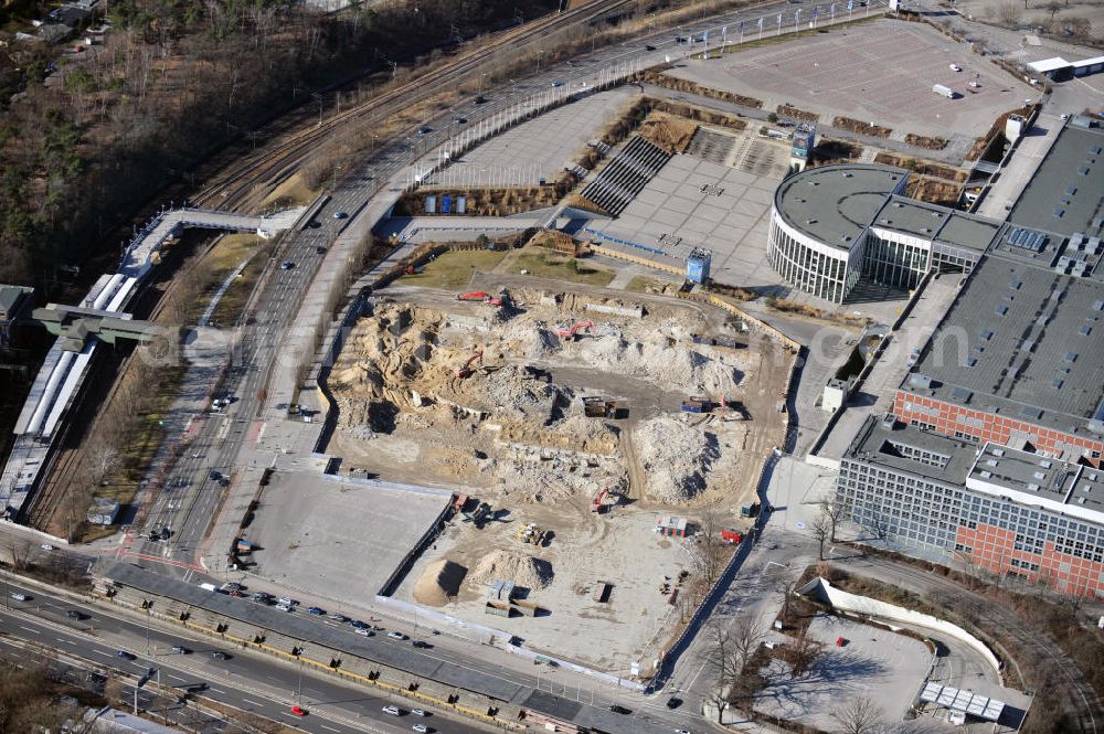 Aerial photograph Berlin - Demolition work of the former Germany Halle Jaffeystraße on the fairgrounds in Charlottenburg