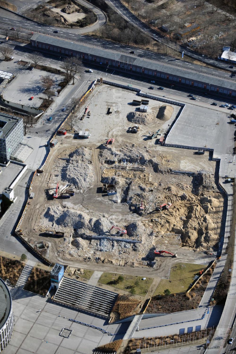 Berlin from above - Demolition work of the former Germany Halle Jaffeystraße on the fairgrounds in Charlottenburg