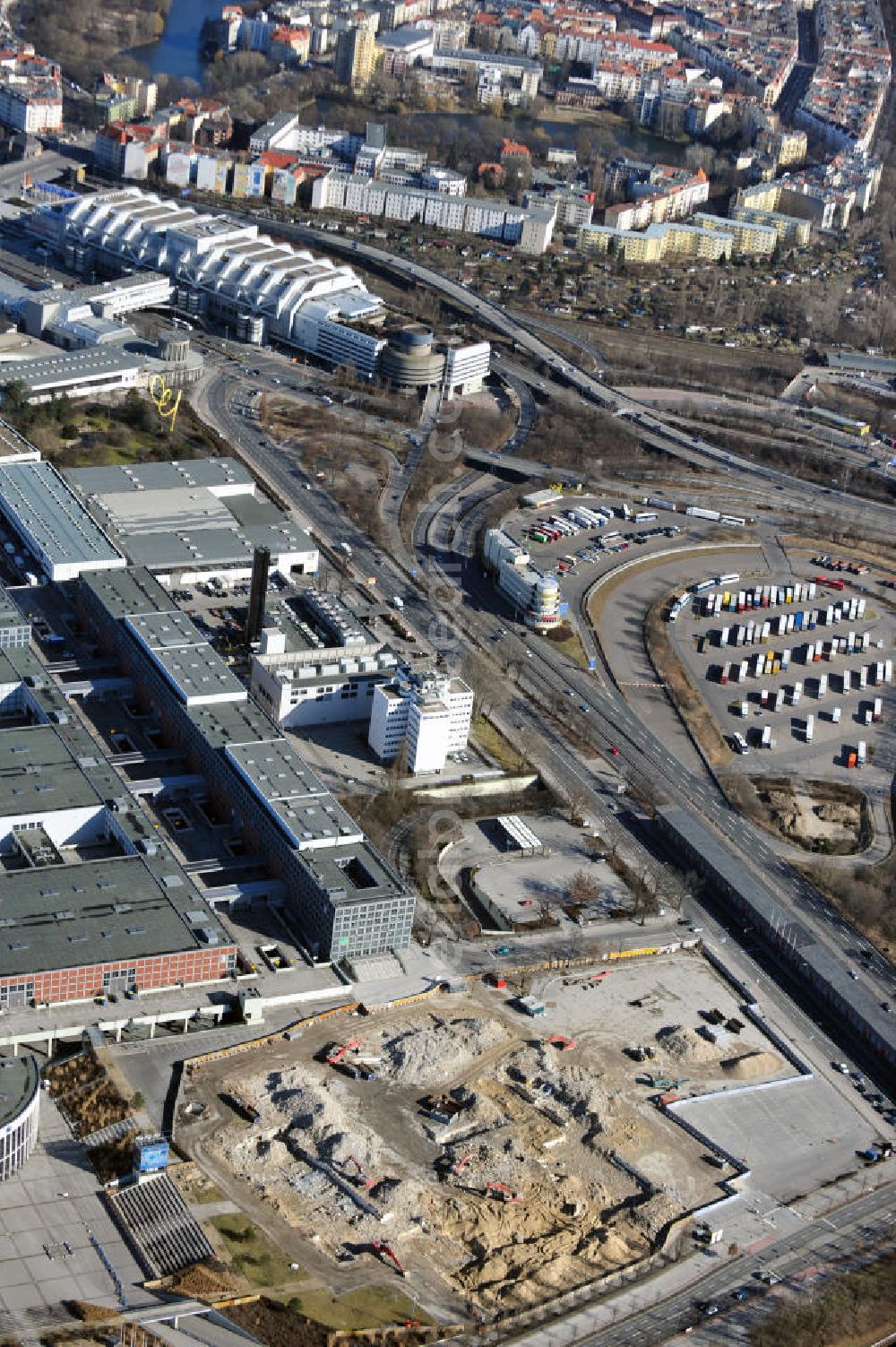 Aerial image Berlin - Demolition work of the former Germany Halle Jaffeystraße on the fairgrounds in Charlottenburg