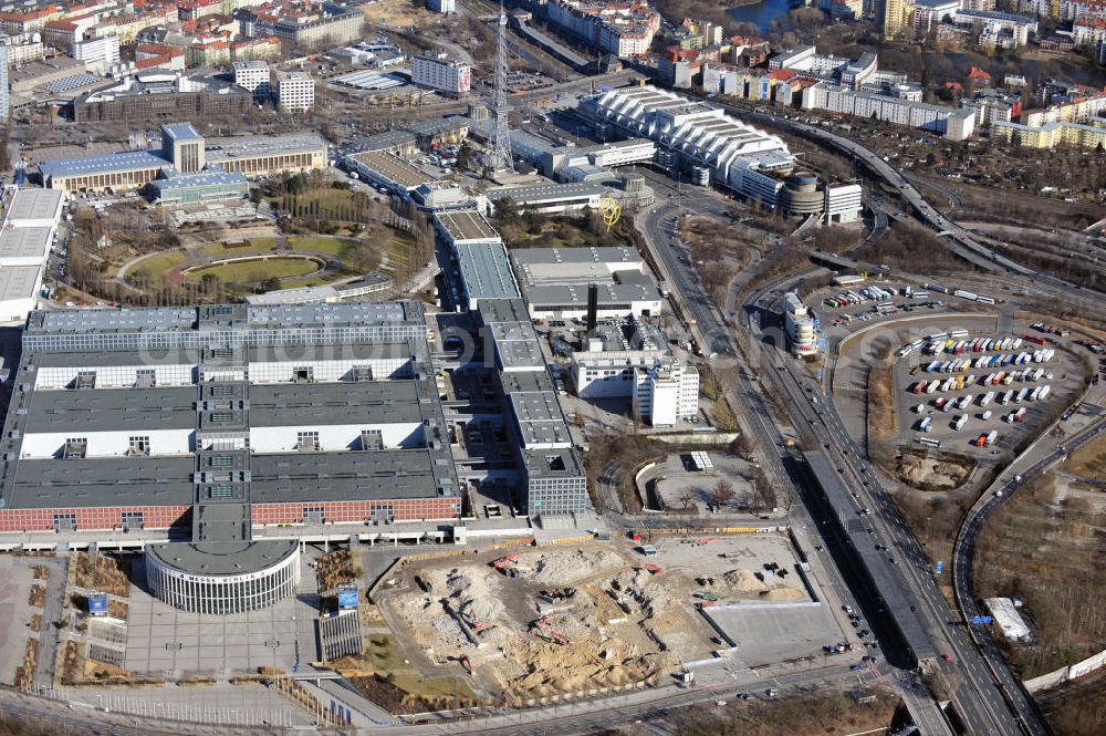 Aerial photograph Berlin - Demolition work of the former Germany Halle Jaffeystraße on the fairgrounds in Charlottenburg