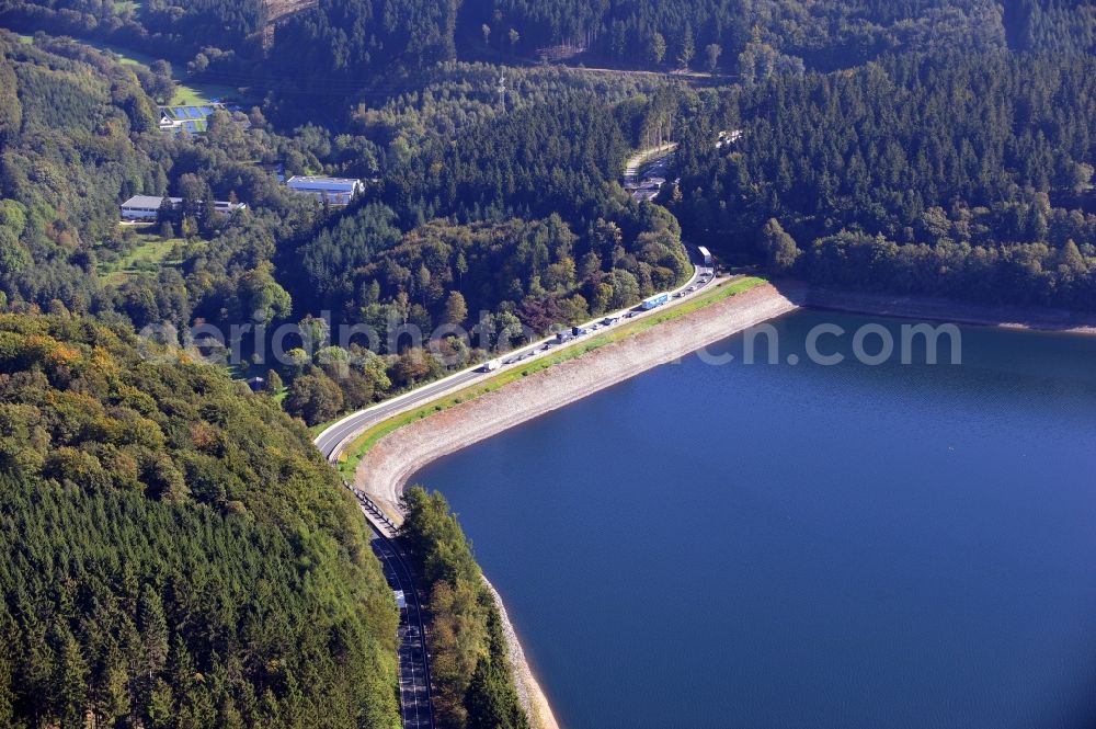 Aerial photograph Lüdenscheid - View of the Verse Dam in Lüdenscheid in the state North Rhine-Westphalia. The dam is one of the largest in the Sauerland