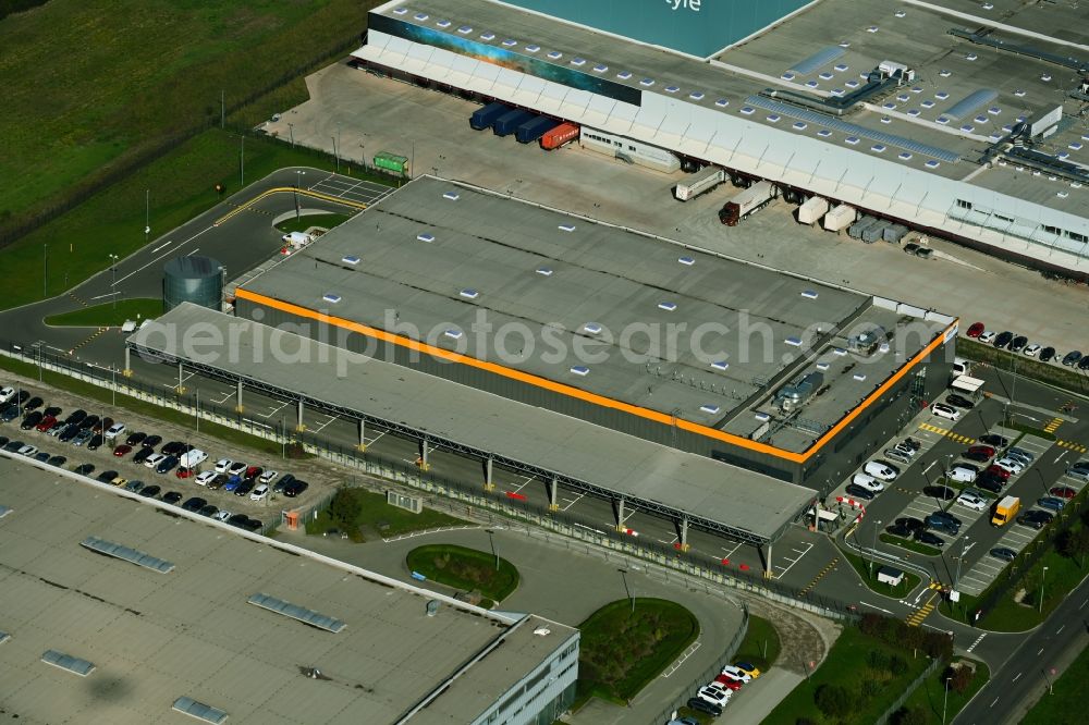 Aerial photograph Magdeburg - Building complex and distribution center on the site von Amazon Logistics on Stegelitzer Strasse in the district Gewerbegebiet Nord in Magdeburg in the state Saxony-Anhalt, Germany