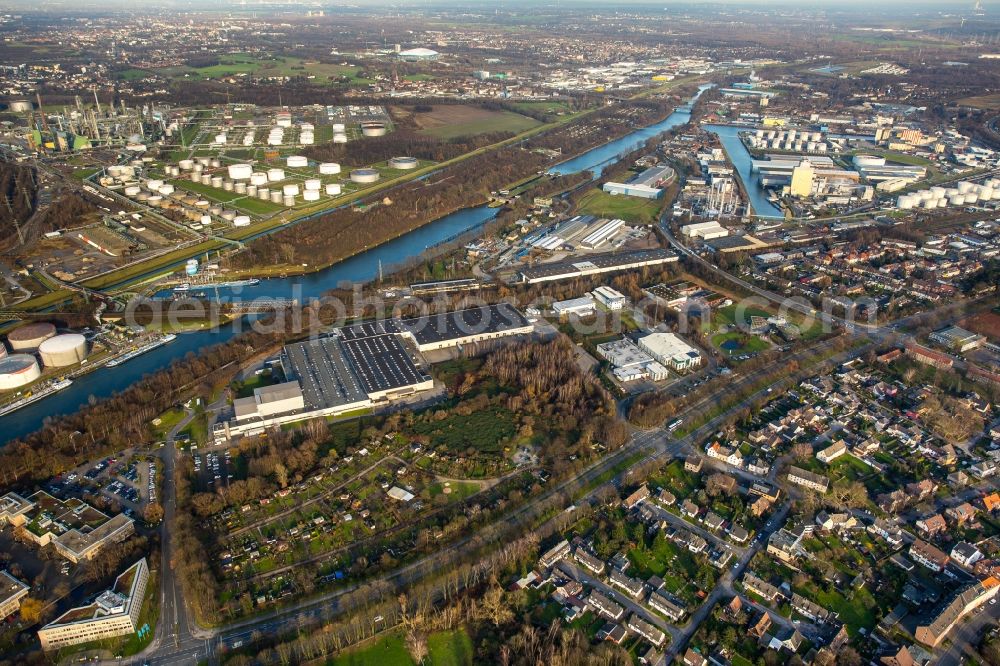 Gelsenkirchen from above - Administration Building companies Gelsenpv GmbH, Pruente GmbH, Gelsenkirchen and the corrugated plastic Industrieanalagen Kustan GmbH in Gelsenkirchen in North Rhine-Westphalia