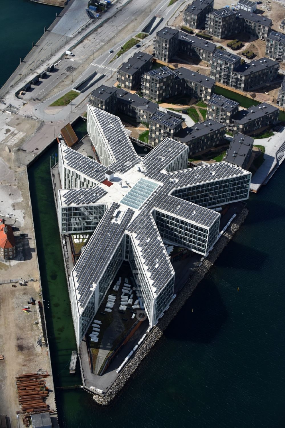 Aerial image Kopenhagen - Administrative building of the Authority UNICEF in of UN City Copenhagen Marmorvej in Copenhagen in Region Hovedstaden, Denmark