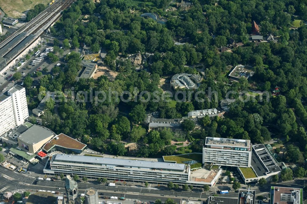 Aerial image Berlin - Administrative building and office complex of Gebaeudeensemble von Bikini Berlin in of Budapester Strasse in Bezirk Charlottenburg-Wilmersdorf in Berlin, Germany