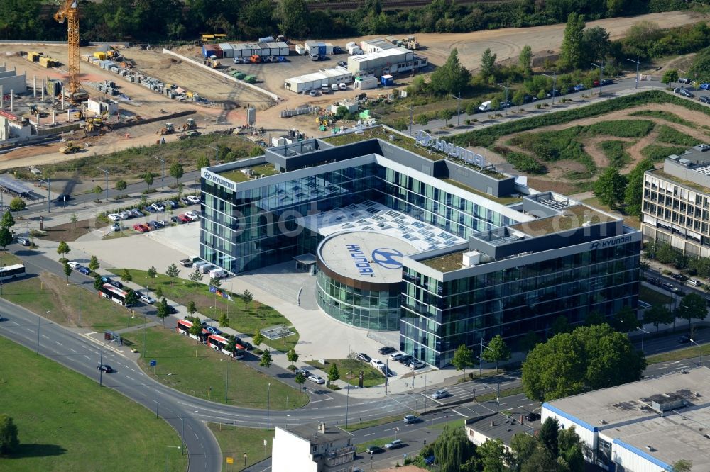 Offenbach am Main from the bird's eye view: Administrative building and office complex Hyundai Motor Deutschland GmbH on Kaiserlei-Promenade in Offenbach am Main in the state Hesse