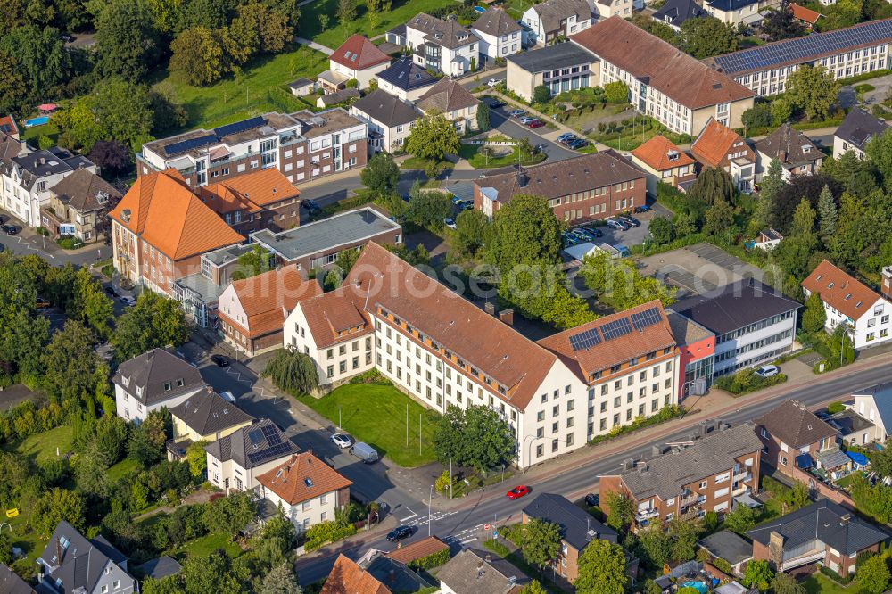 Beckum from the bird's eye view: Administrative building of the State Authority Tax office on street Elisabethstrasse in Beckum at Ruhrgebiet in the state North Rhine-Westphalia, Germany