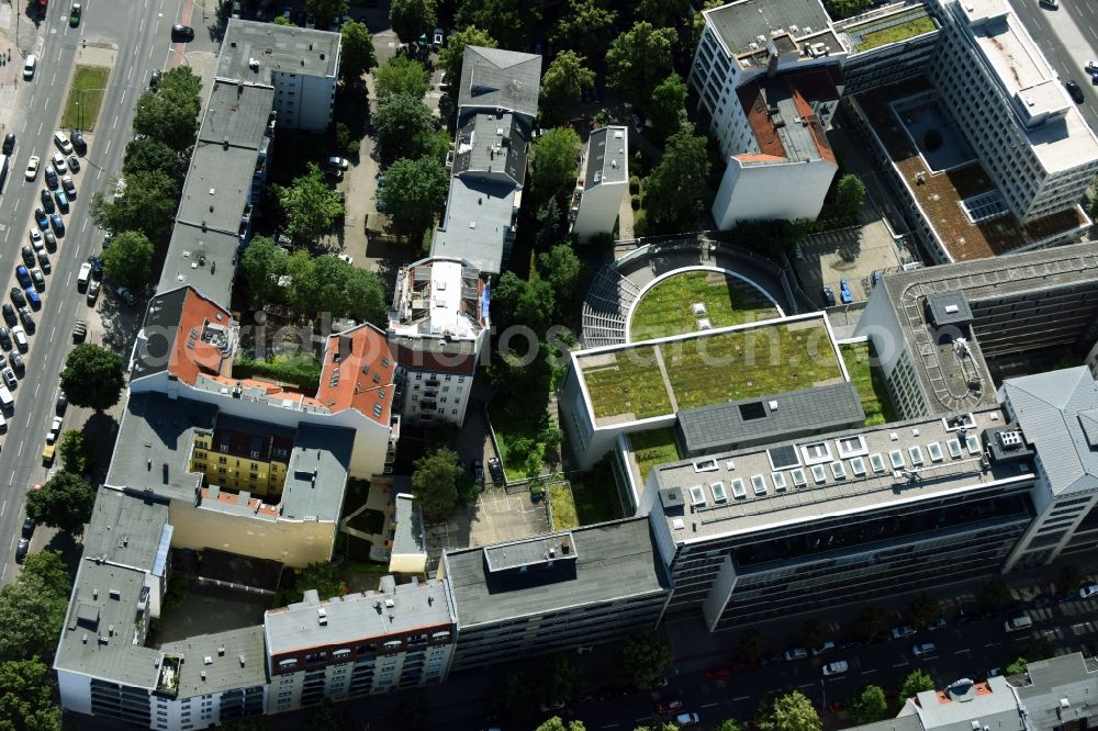 Aerial image Berlin - Banking administration building of the financial services company Deutsche Bundesbank on Leibnizstrasse in Berlin