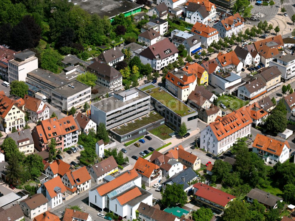 Aerial photograph Laupheim - Banking administration building of the financial services company Kreissparkasse Biberach - Regionaldirektion Laupheim in Laupheim in the state Baden-Wuerttemberg, Germany