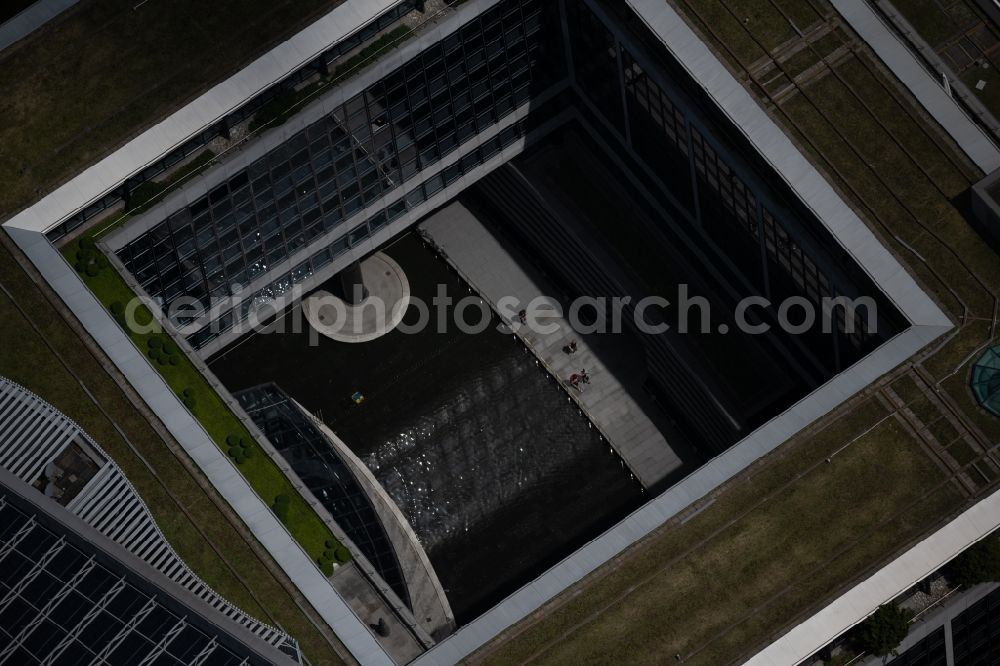 Stuttgart from the bird's eye view: Banking administration building of the financial services company LBBW Landesbank Baden-Wuerttemberg in the district Europaviertel in Stuttgart in the state Baden-Wuerttemberg, Germany