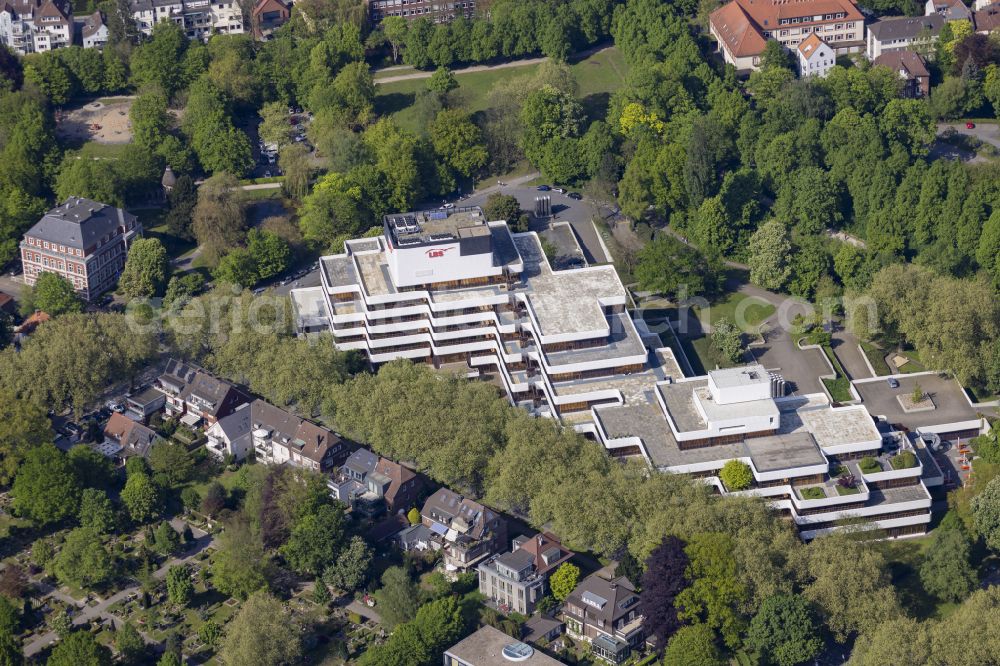 Aerial image Münster - Banking administration building of the financial services company LBS Westdeutsche Landesbausparkasse on Himmelreichallee in Muenster in the state North Rhine-Westphalia, Germany