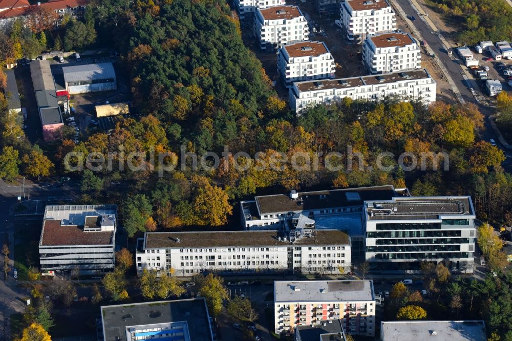 Aerial photograph Potsdam - Banking administration building of the financial services company Mittelbrandenburgische Sparkasse in Potsdam on Saarmunder Strasse in Potsdam in the state Brandenburg, Germany