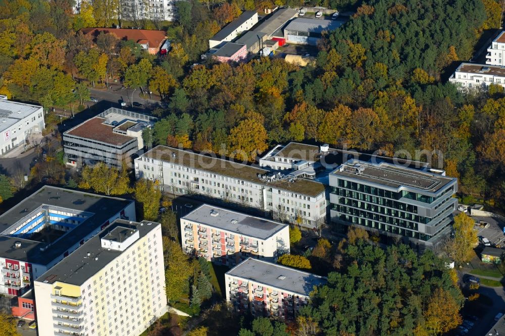 Aerial photograph Potsdam - Banking administration building of the financial services company Mittelbrandenburgische Sparkasse in Potsdam on Saarmunder Strasse in Potsdam in the state Brandenburg, Germany