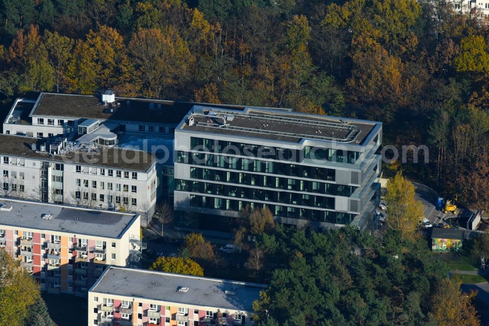 Aerial photograph Potsdam - Banking administration building of the financial services company Mittelbrandenburgische Sparkasse in Potsdam on Saarmunder Strasse in Potsdam in the state Brandenburg, Germany