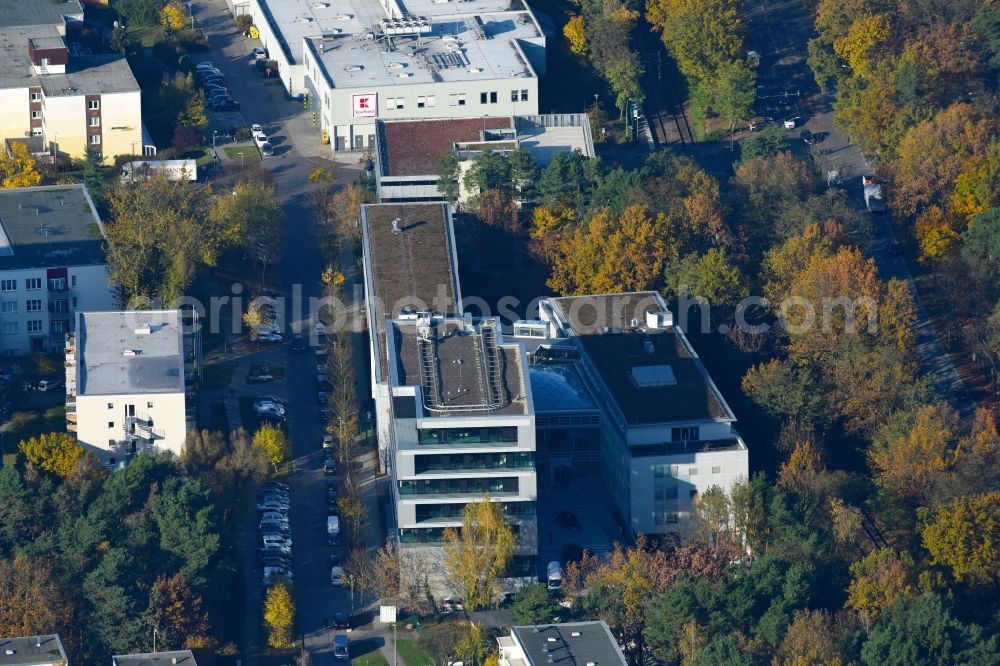 Aerial photograph Potsdam - Banking administration building of the financial services company Mittelbrandenburgische Sparkasse in Potsdam on Saarmunder Strasse in Potsdam in the state Brandenburg, Germany