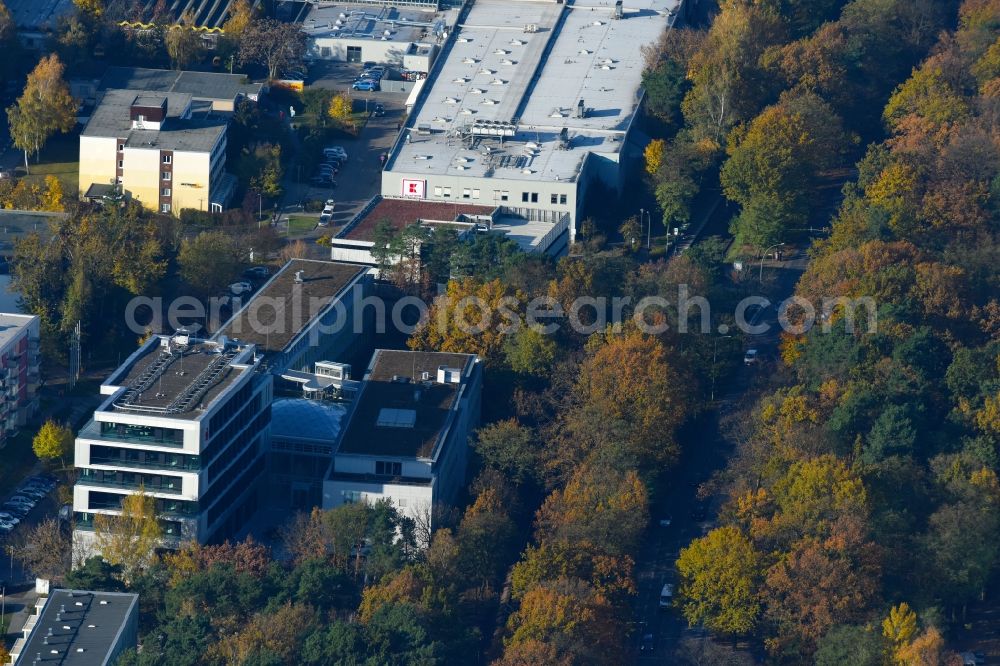 Aerial image Potsdam - Banking administration building of the financial services company Mittelbrandenburgische Sparkasse in Potsdam on Saarmunder Strasse in Potsdam in the state Brandenburg, Germany