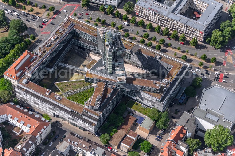 Aerial photograph Hannover - Banking administration building of the financial services company of NORD/LB Norddeutsche Landesbank Girozentrale on Friedrichswall in the district Suedstadt-Bult in Hannover in the state Lower Saxony, Germany