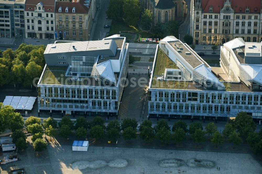 Magdeburg from the bird's eye view: Banking administration building of the financial services company NORD/LB Norddeutsche Landesbank Girozentrale on Strasse Breiter Weg in Magdeburg in the state Saxony-Anhalt, Germany