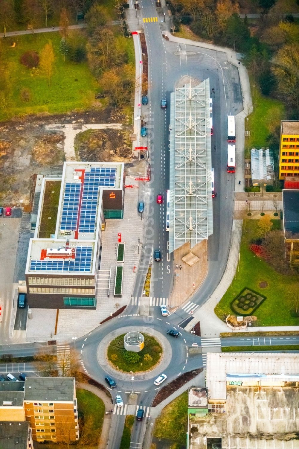 Aerial image Bergkamen - Banking administration building of the financial services company of Sparkasse Bergkamen-Boenen - VersicherungsCenter in Bergkamen in the state North Rhine-Westphalia, Germany