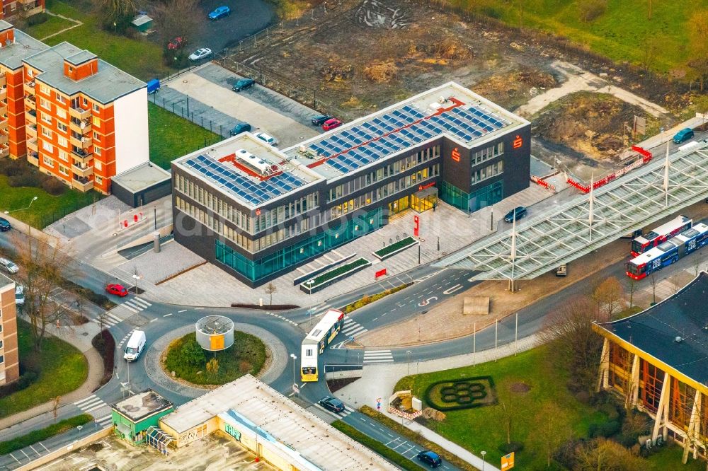 Aerial photograph Bergkamen - Banking administration building of the financial services company of Sparkasse Bergkamen-Boenen - VersicherungsCenter in Bergkamen in the state North Rhine-Westphalia, Germany