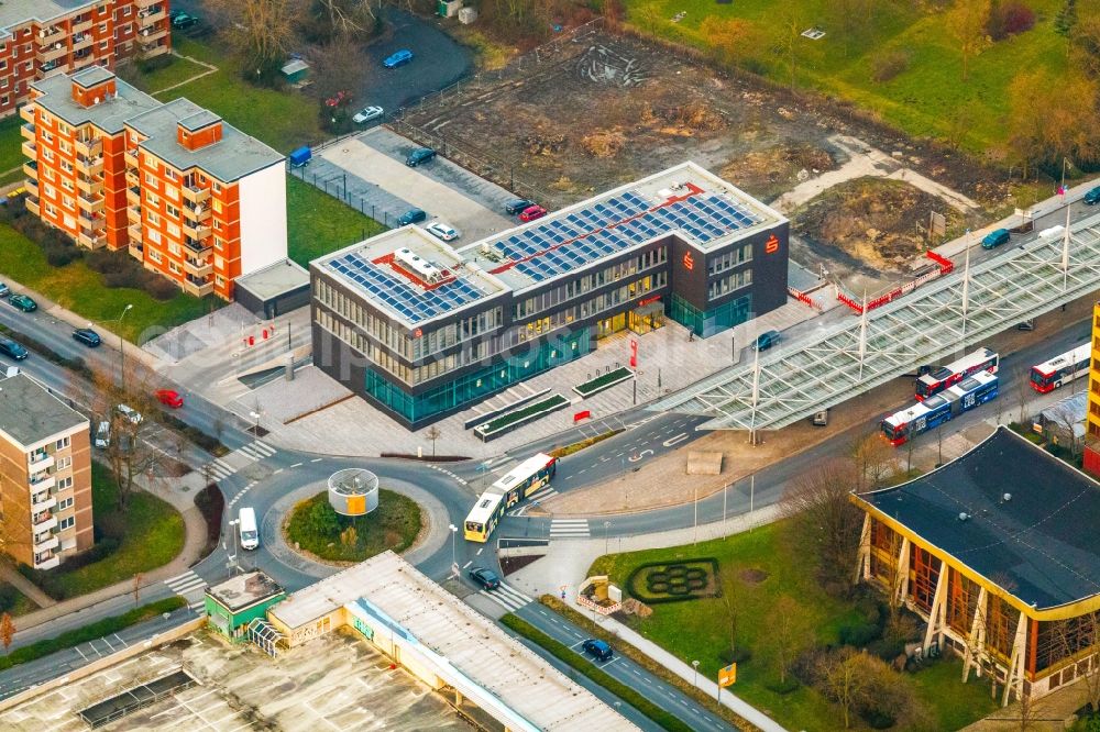 Bergkamen from above - Banking administration building of the financial services company of Sparkasse Bergkamen-Boenen - VersicherungsCenter in Bergkamen in the state North Rhine-Westphalia, Germany