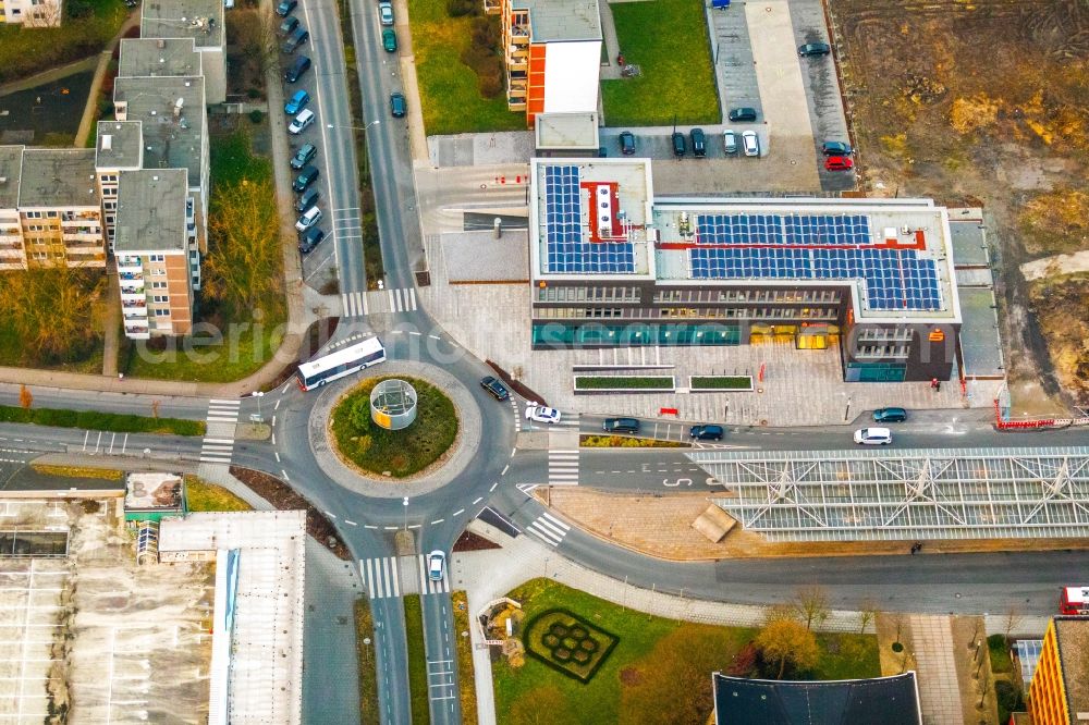 Bergkamen from above - Banking administration building of the financial services company of Sparkasse Bergkamen-Boenen - VersicherungsCenter in Bergkamen in the state North Rhine-Westphalia, Germany