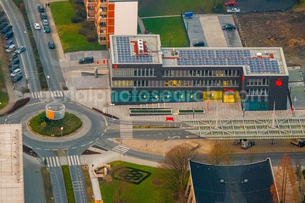 Bergkamen from the bird's eye view: Banking administration building of the financial services company of Sparkasse Bergkamen-Boenen - VersicherungsCenter in Bergkamen in the state North Rhine-Westphalia, Germany