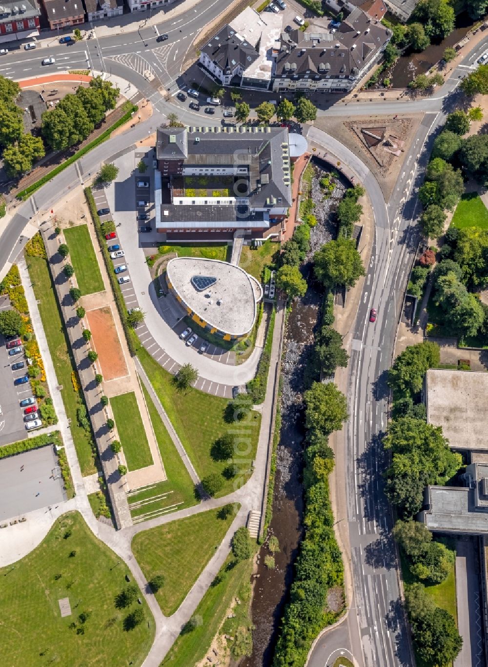 Aerial photograph Gevelsberg - Banking administration building of the financial services company Sparkasse Gevelsberg-Wetter on Mittelstrasse in Gevelsberg in the state North Rhine-Westphalia, Germany