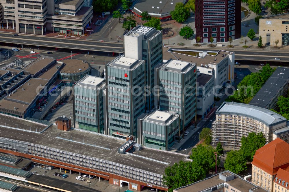 Aerial photograph Hannover - Banking administration building of the financial services company Sparkasse Hannover - FirmenkundenCenter on Raschplatz in the district Mitte in Hannover in the state Lower Saxony, Germany