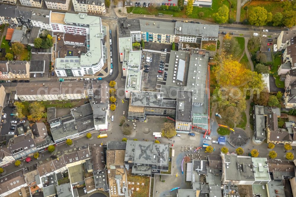 Aerial image Velbert - Banking administration building of the financial services company Sparkasse Hilden-Ratingen-Velbert - Hauptfiliale on Friedrichstrasse in Velbert in the state North Rhine-Westphalia, Germany