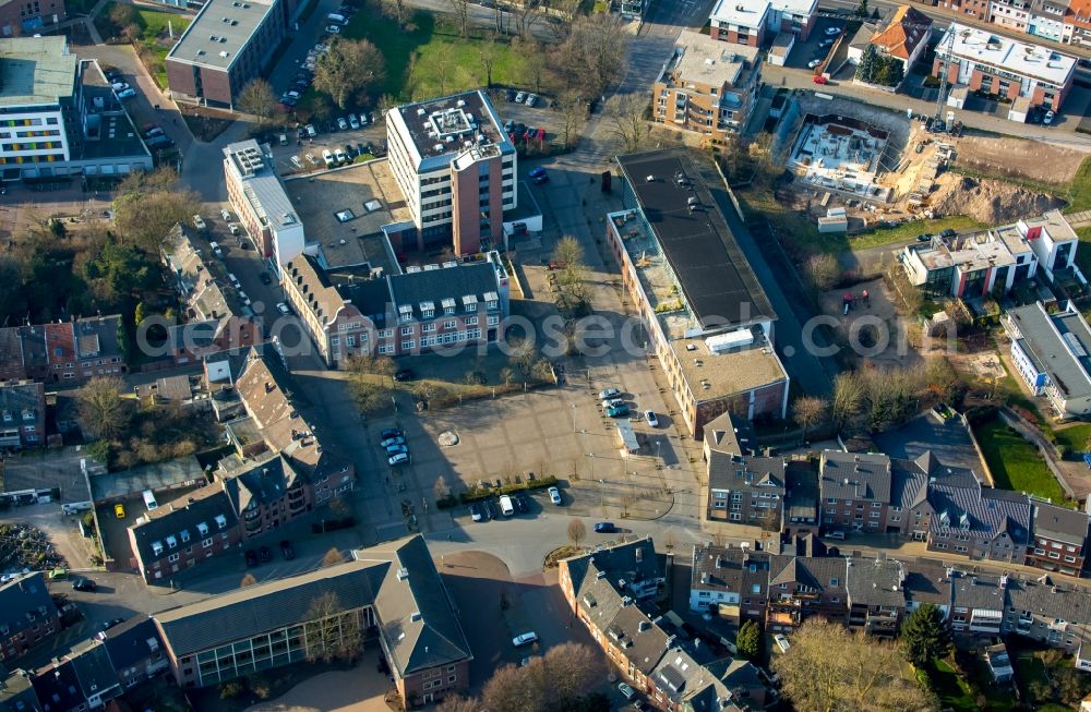 Emmerich am Rhein from the bird's eye view: Banking administration building of the financial services company Stadtsparkasse Emmerich-Rees - Hauptgeschaeftsstelle in Emmerich am Rhein in the state North Rhine-Westphalia