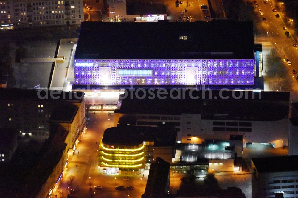 Magdeburg from the bird's eye view: Banking administration building of the financial services company Stadtsparkasse Magdeburg on place Alter Markt in the district Altstadt in Magdeburg in the state Saxony-Anhalt