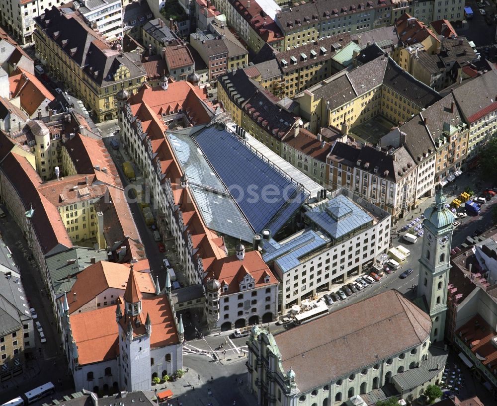 Aerial image München - Banking administration building of the financial services company Stadtsparkasse Muenchen in the district Zentrum in Munich in the state Bavaria, Germany