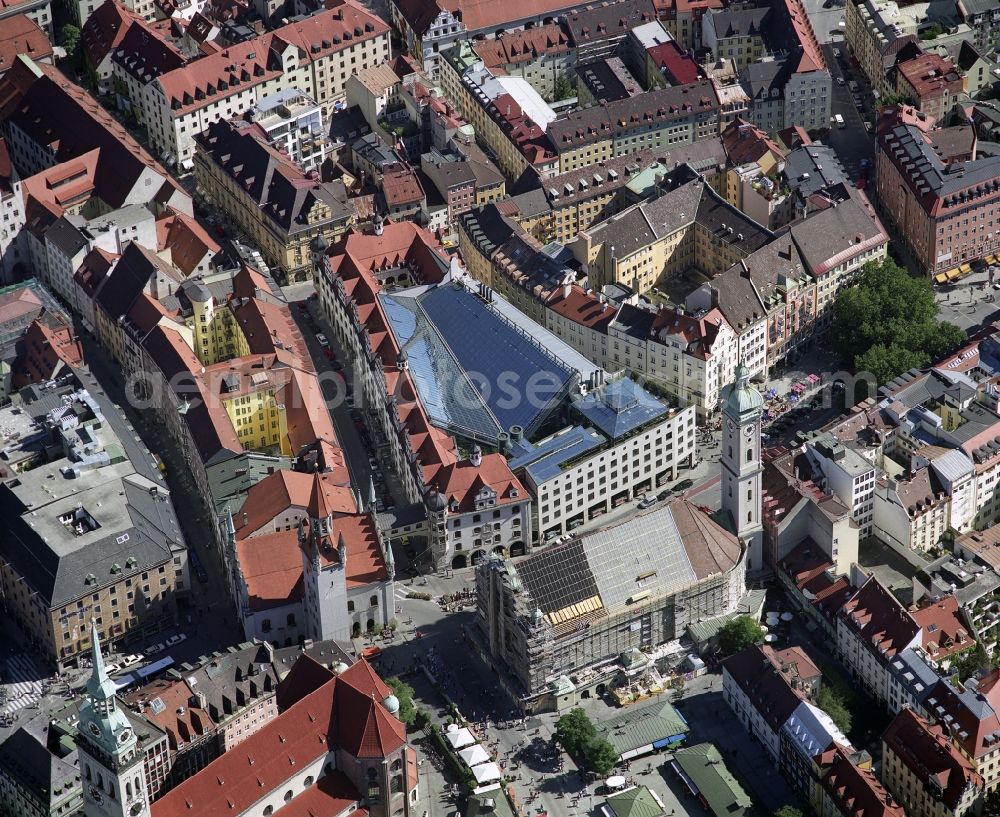 Aerial photograph München - Banking administration building of the financial services company Stadtsparkasse Muenchen in the district Zentrum in Munich in the state Bavaria, Germany