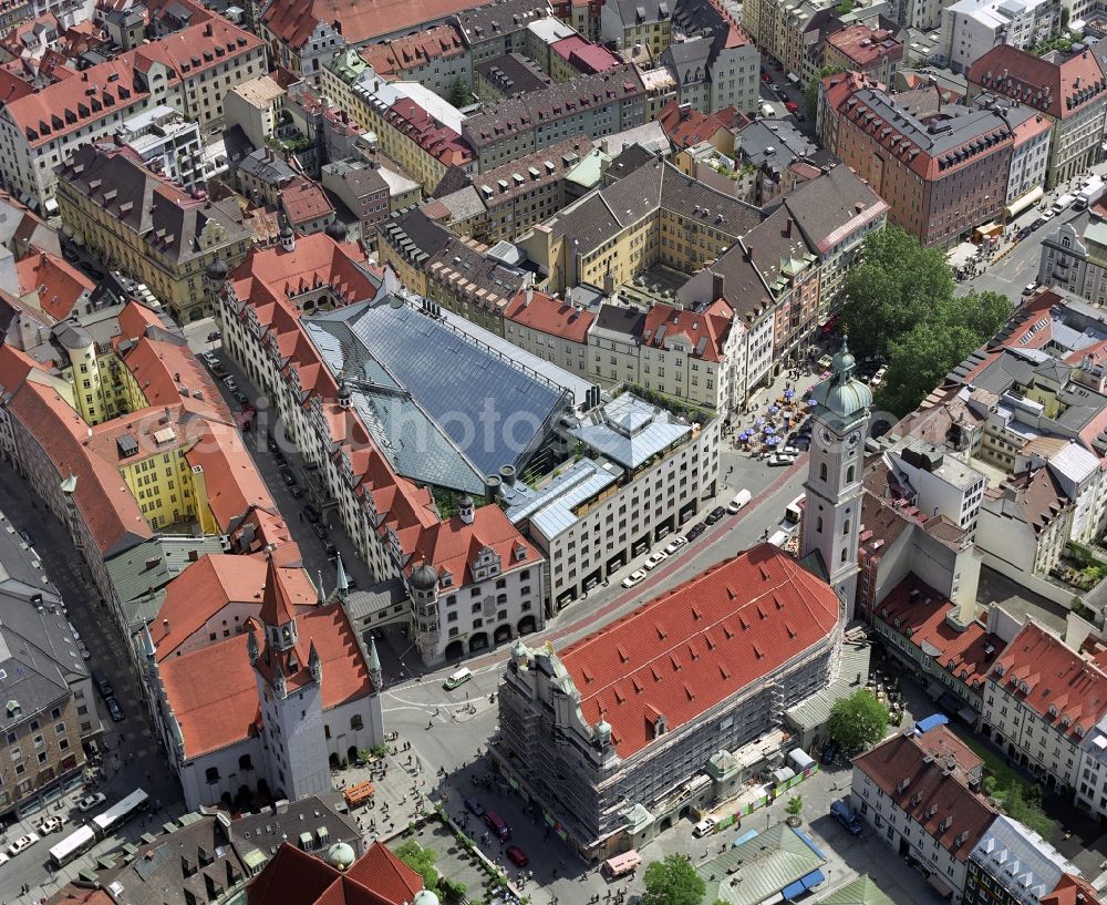 München from the bird's eye view: Banking administration building of the financial services company Stadtsparkasse Muenchen in the district Zentrum in Munich in the state Bavaria, Germany