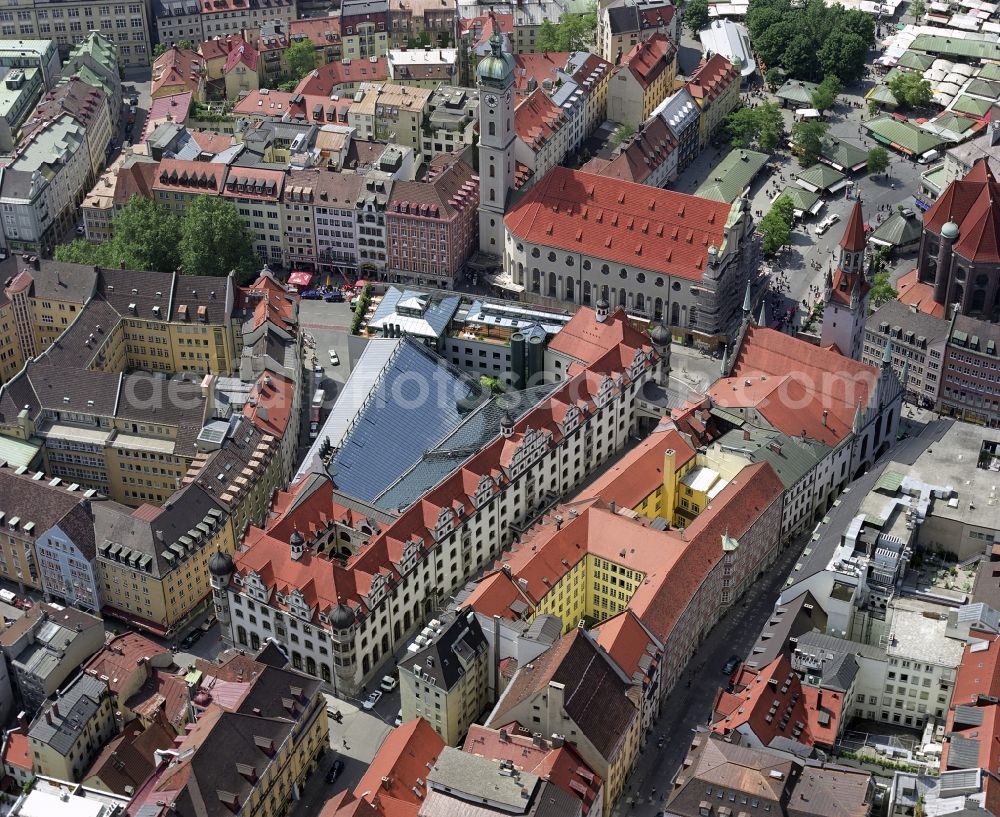 Aerial image München - Banking administration building of the financial services company Stadtsparkasse Muenchen in the district Zentrum in Munich in the state Bavaria, Germany