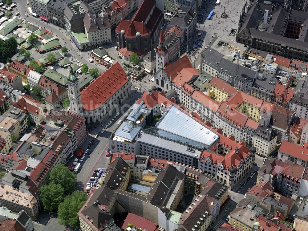 Aerial photograph München - Banking administration building of the financial services company Stadtsparkasse Muenchen in the district Zentrum in Munich in the state Bavaria, Germany